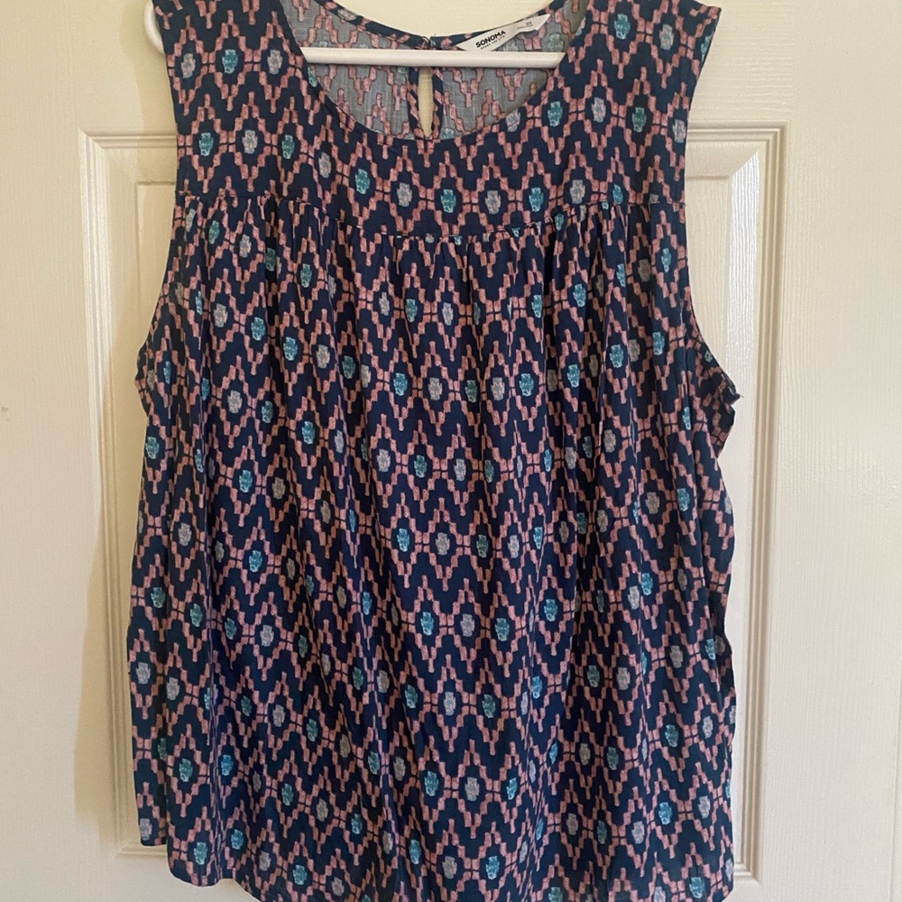 Sonoma tank, never worn